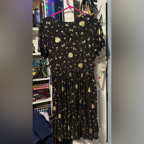 Her Universe Black and Gold Star Wars Dress Plus 0x - Picture 3 of 3